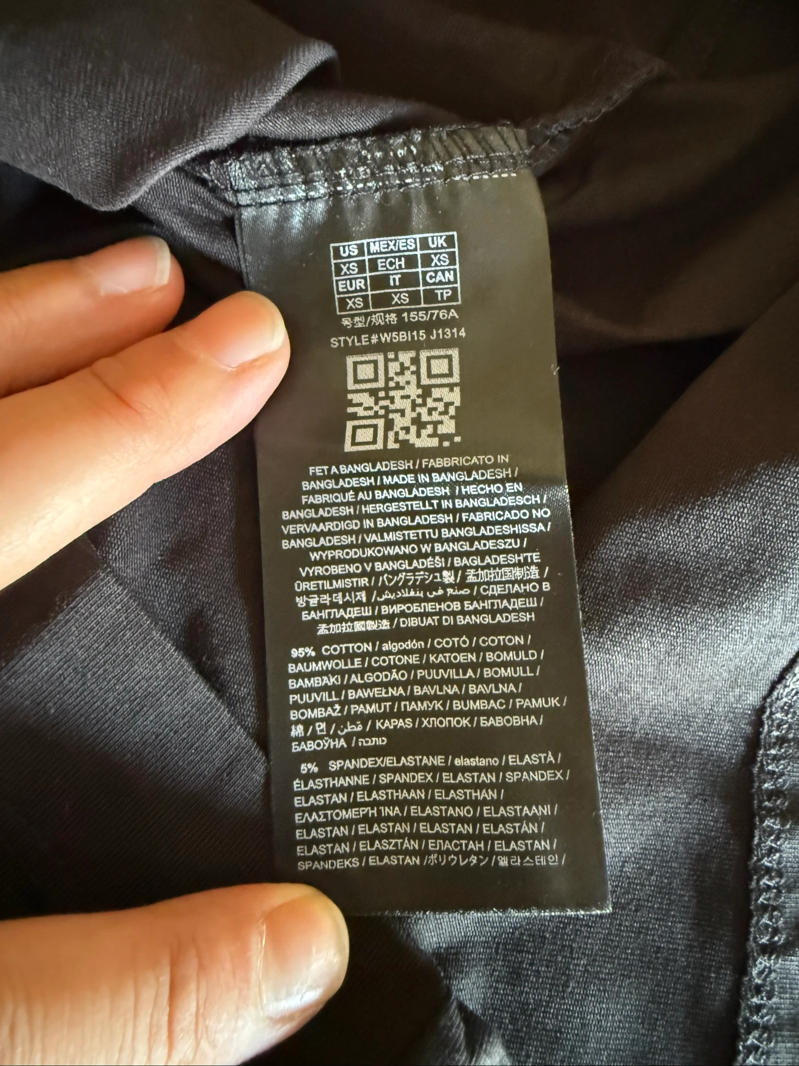 Guess women's XS new t-shirt with tags – Black – Rhinestone logo – Original packaging – photo 9